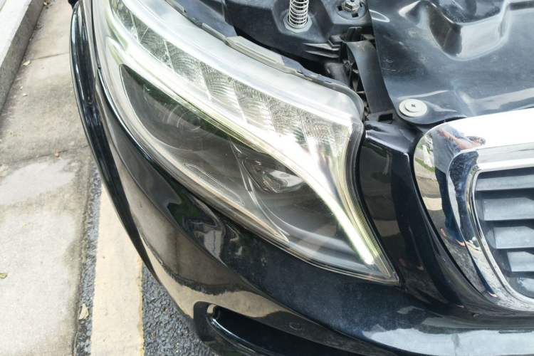 Used Mercedes-Benz Vito 2018 2.0T Business Version China VI Emission Standard Right Front Headlight
