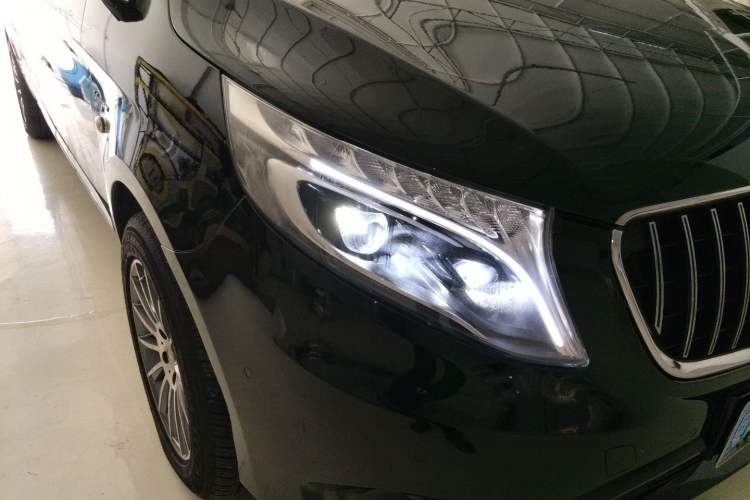 Used Mercedes-Benz Vito 2018 2.0T Business Version China V Emission Standard Right Front Headlight