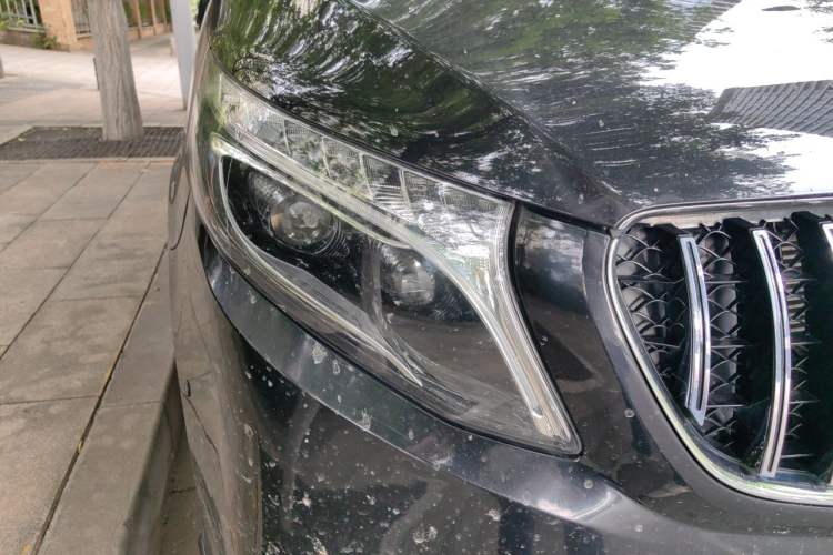 Used Mercedes-Benz Vito 2018 2.0T Elite Version 7 Seats China VI Emission Standard Right Front Headlight