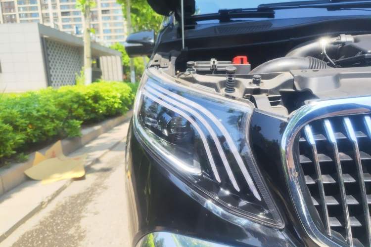 Used Mercedes-Benz Vito 2018 2.0T Business Version China V Emission Standard Right Front Headlight