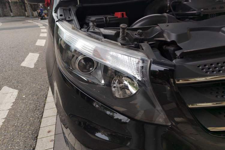Used Mercedes-Benz Vito 2018 2.0T Business Version China V Emission Standard Right Front Headlight