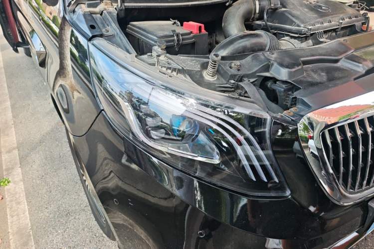 Used Mercedes-Benz Vito 2018 2.0T Business Version China V Emission Standard Right Front Headlight