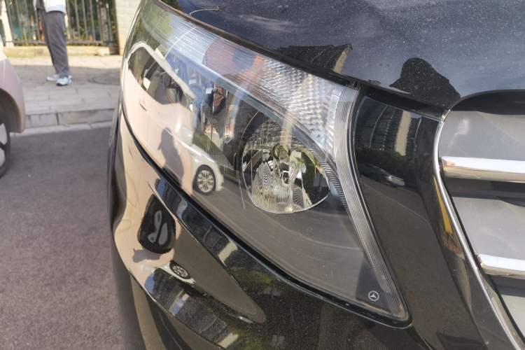 Used Mercedes-Benz Vito 2018 2.0T Elite Version 7 Seats China VI Emission Standard Right Front Headlight