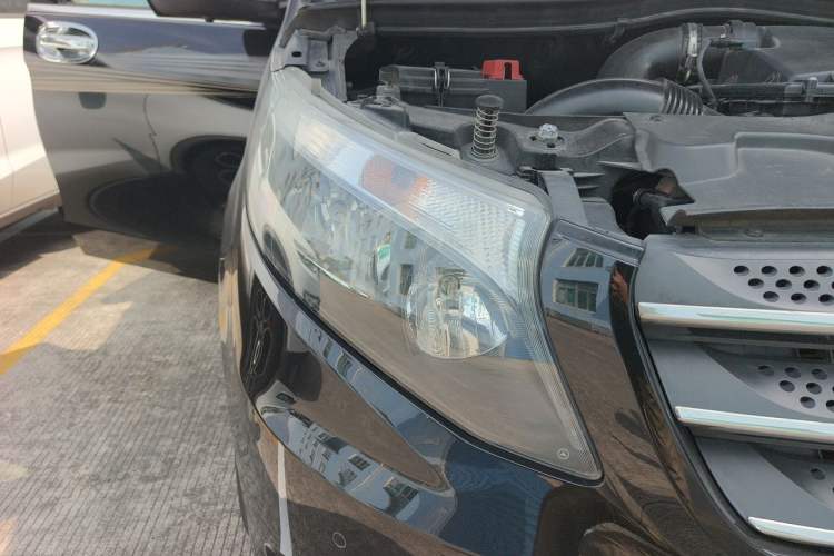Used Mercedes-Benz Vito 2018 2.0T Business Version China V Emission Standard Right Front Headlight