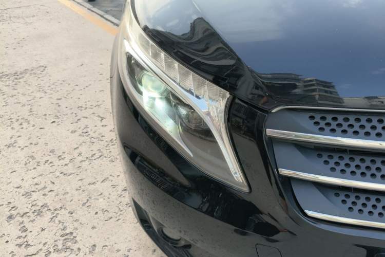 Used Mercedes-Benz Vito 2018 2.0T Business Version China VI Emission Standard Right Front Headlight