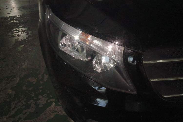 Used Mercedes-Benz Vito 2018 2.0T Business Version China VI Emission Standard Right Front Headlight