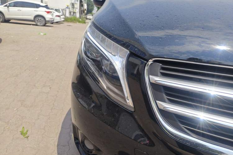 Used Mercedes-Benz Vito 2018 2.0T Business Version China VI Emission Standard Right Front Headlight