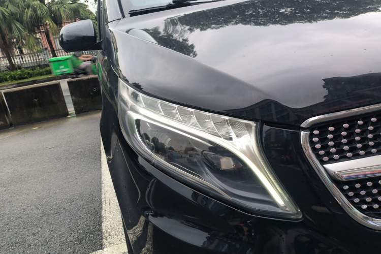 Used Mercedes-Benz Vito 2018 2.0T Business Version China VI Emission Standard Right Front Headlight