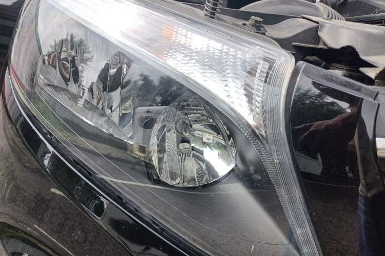 Used Mercedes-Benz Vito 2018 2.0T Business Version China V Emission Standard Right Front Headlight