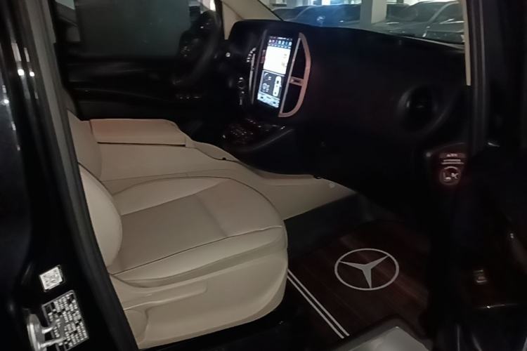 Used Mercedes-Benz Vito 2018 2.0T Elite Version 7 Seats China VI Emission Standard Right Front Seat