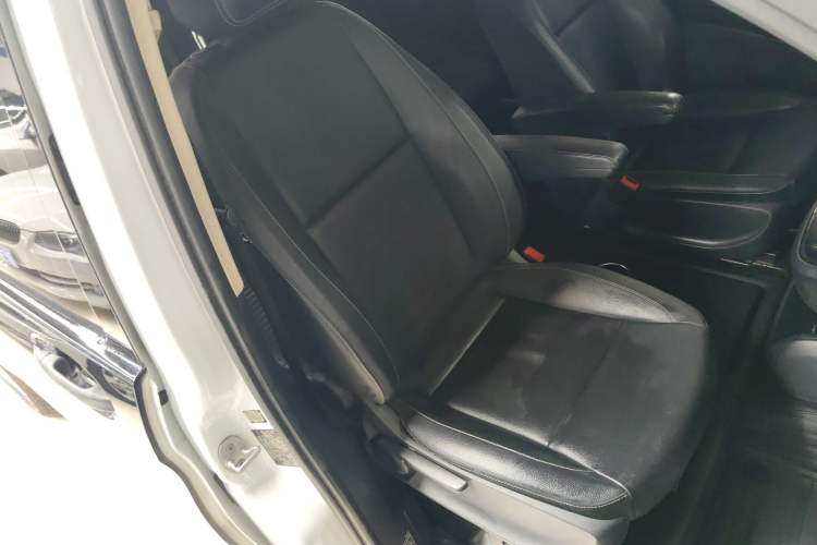Used Mercedes-Benz Vito 2018 2.0T Elite Version 7 Seats China VI Emission Standard Right Front Seat