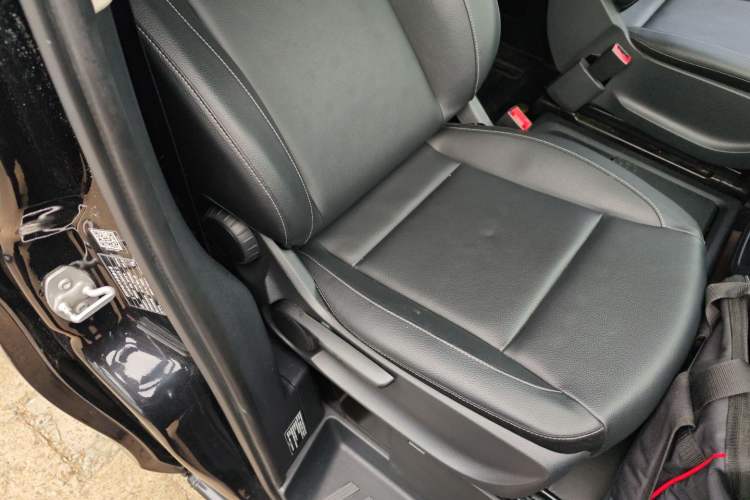 Used Mercedes-Benz Vito 2018 2.0T Business Version China V Emission Standard Right Front Seat