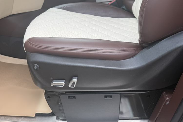 Used Mercedes-Benz Vito 2018 2.0T Elite Version 7 Seats China VI Emission Standard Right Front Seat