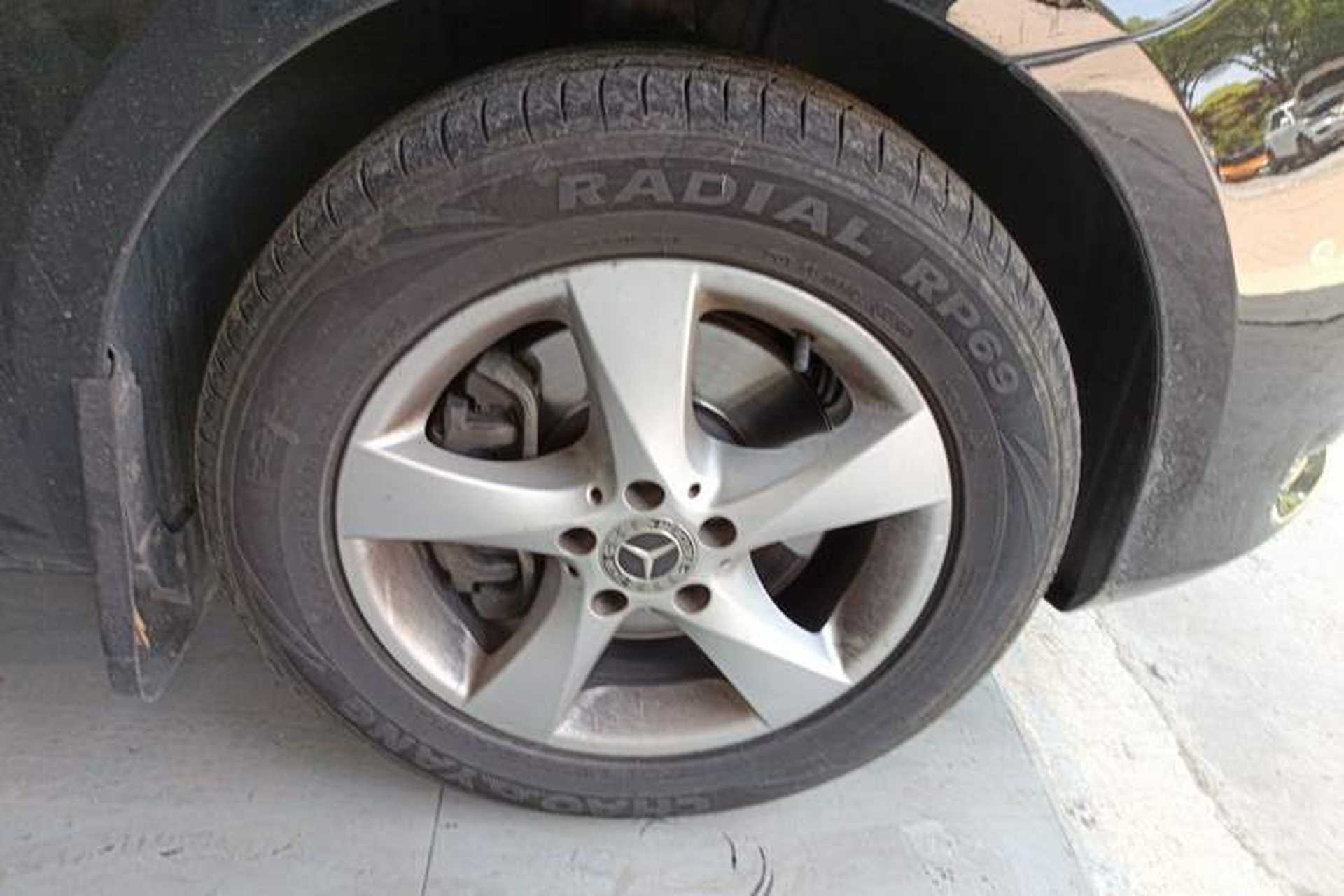 Used Mercedes-Benz Vito  Right Front Wheel Hub