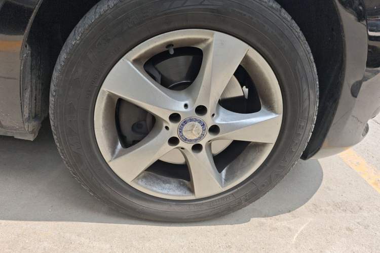 Used Mercedes-Benz Vito 2018 2.0T Business Version China V Emission Standard Right Front Wheel Hub