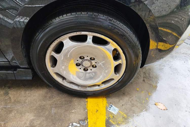 Used Mercedes-Benz Vito 2018 2.0T Business Version China V Emission Standard Right Front Wheel Hub
