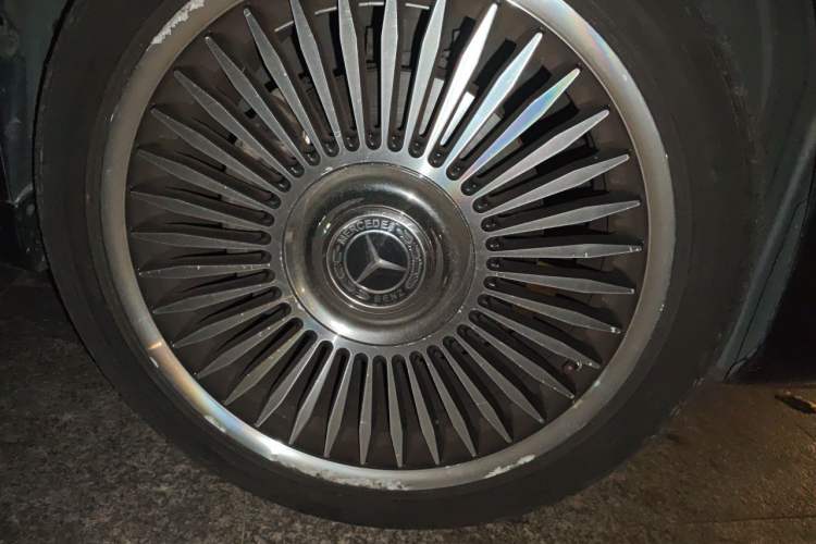 Used Mercedes-Benz Vito 2018 2.0T Business Version China V Emission Standard Right Front Wheel Hub