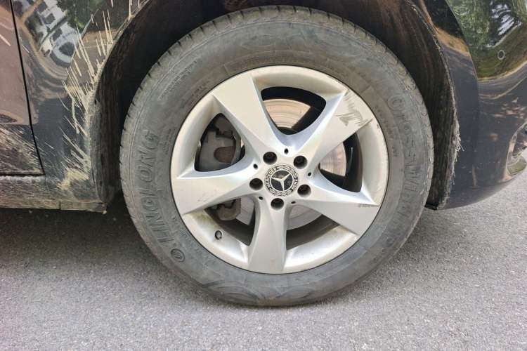 Used Mercedes-Benz Vito 2018 2.0T Business Version China VI Emission Standard Right Front Wheel Hub