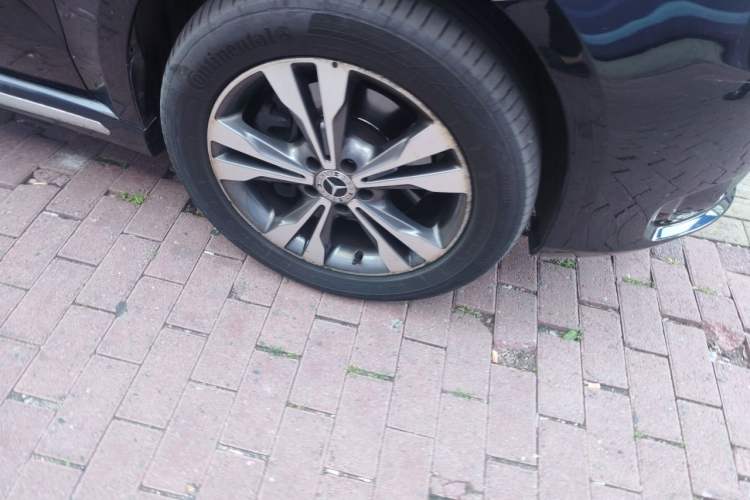 Used Mercedes-Benz Vito 2018 2.0T Elite Version 7 Seats China VI Emission Standard Right Front Wheel Hub