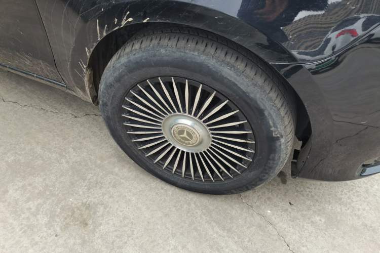 Used Mercedes-Benz Vito 2018 2.0T Business Version China VI Emission Standard Right Front Wheel Hub