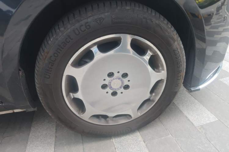 Used Mercedes-Benz Vito 2018 2.0T Elite Version 7 Seats China VI Emission Standard Right Front Wheel Hub