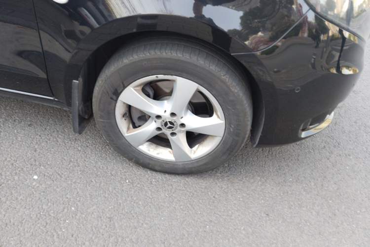 Used Mercedes-Benz Vito 2018 2.0T Business Version China VI Emission Standard Right Front Wheel Hub