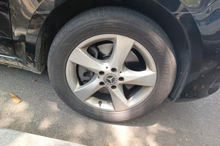 Used Mercedes-Benz Vito 2018 2.0T Business Version China V Emission Standard Right Front Wheel Hub