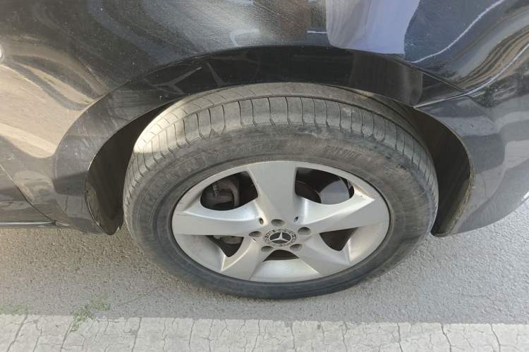 Used Mercedes-Benz Vito 2018 2.0T Elite Version 7 Seats China VI Emission Standard Right Front Wheel Hub