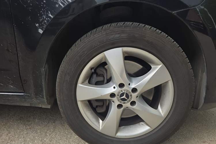 Used Mercedes-Benz Vito 2018 2.0T Business Version China VI Emission Standard Right Front Wheel Hub
