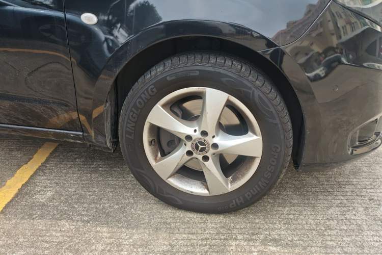 Used Mercedes-Benz Vito 2018 2.0T Business Version China V Emission Standard Right Front Wheel Hub