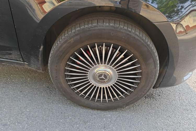 Used Mercedes-Benz Vito 2018 2.0T Business Version China V Emission Standard Right Front Wheel Hub