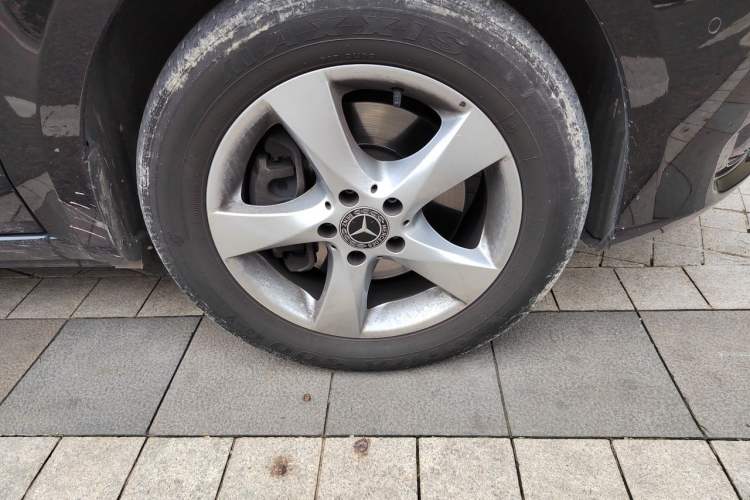 Used Mercedes-Benz Vito 2018 2.0T Business Version China V Emission Standard Right Front Wheel Hub