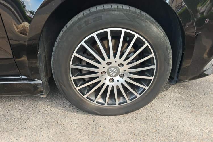 Used Mercedes-Benz Vito 2018 2.0T Business Version China V Emission Standard Right Front Wheel Hub