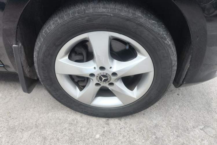 Used Mercedes-Benz Vito 2018 2.0T Business Version China V Emission Standard Right Front Wheel Hub