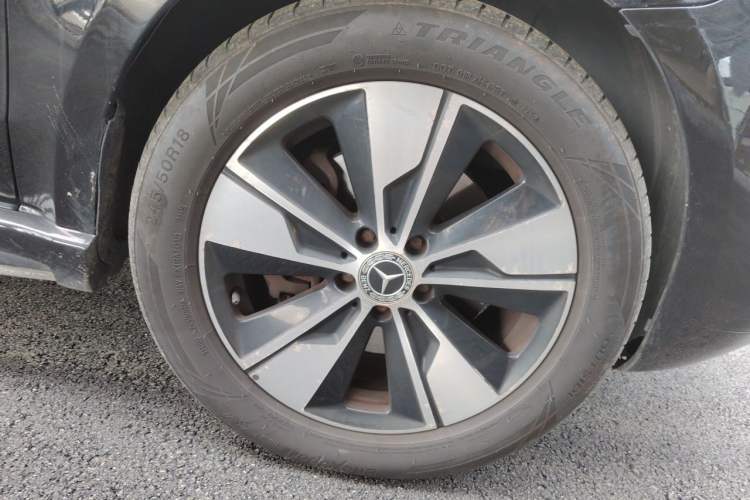 Used Mercedes-Benz Vito 2018 2.0T Business Version China VI Emission Standard Right Front Wheel Hub