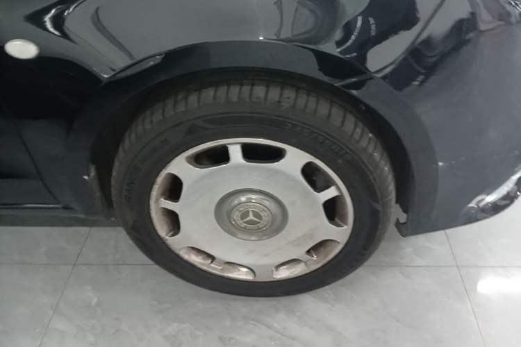 Used Mercedes-Benz Vito 2018 2.0T Business Version China V Emission Standard Right Front Wheel Hub
