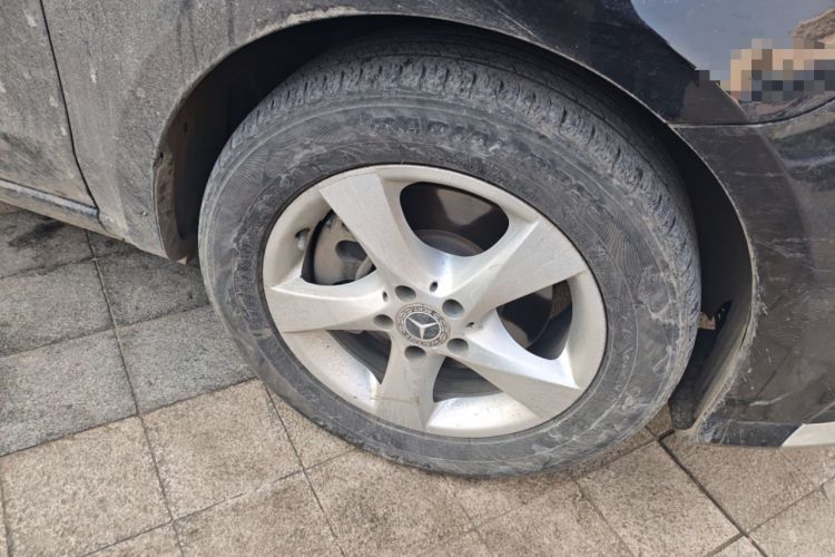 Used Mercedes-Benz Vito 2018 2.0T Business Version China VI Emission Standard Right Front Wheel Hub