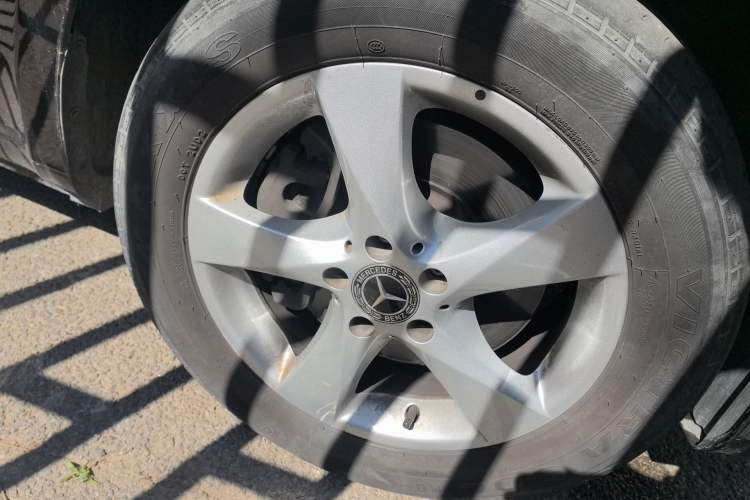 Used Mercedes-Benz Vito 2018 2.0T Business Version China V Emission Standard Right Front Wheel Hub