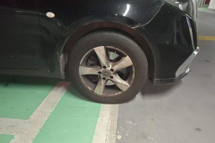 Used Mercedes-Benz Vito 2018 2.0T Business Version China VI Emission Standard Right Front Wheel Hub