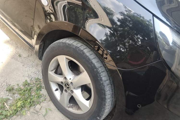 Used Mercedes-Benz Vito 2018 2.0T Business Version China VI Emission Standard Right Front Wheel Hub