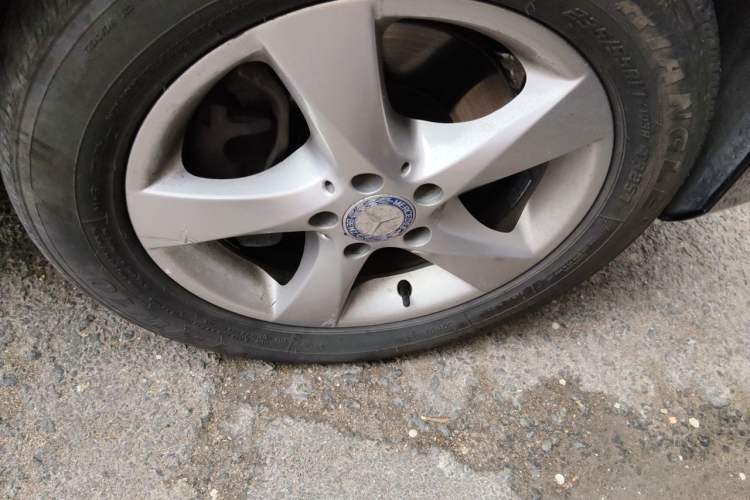 Used Mercedes-Benz Vito 2018 2.0T Business Version China V Emission Standard Right Front Wheel Hub