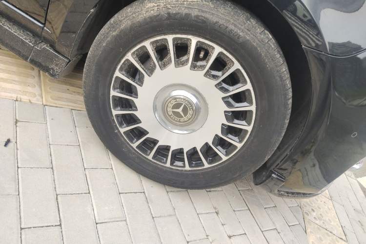 Used Mercedes-Benz Vito 2018 2.0T Business Version China V Emission Standard Right Front Wheel Hub