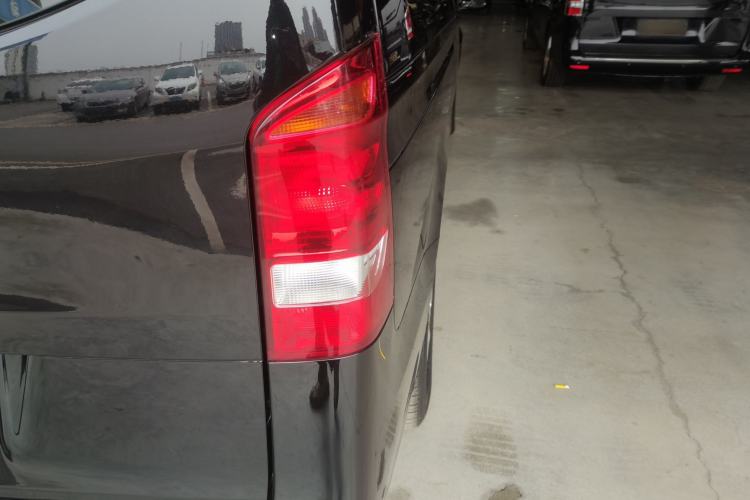 Used Mercedes-Benz Vito 2018 2.0T Business Version China VI Emission Standard Right Rear Taillight
