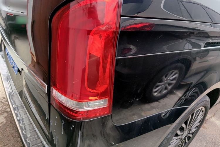 Used Mercedes-Benz Vito 2018 2.0T Elite Version 7 Seats China V Emission Standard Right Rear Taillight