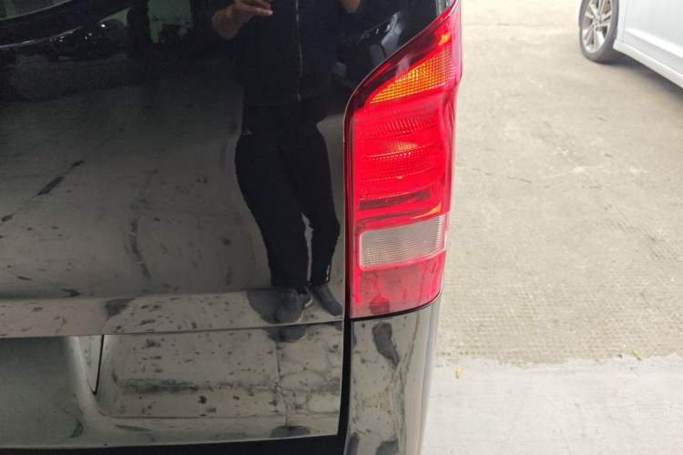 Used Mercedes-Benz Vito 2018 2.0T Business Version China V Emission Standard Right Rear Taillight