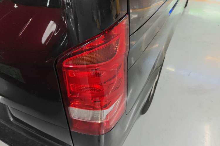 Used Mercedes-Benz Vito 2018 2.0T Business Version China V Emission Standard Right Rear Taillight