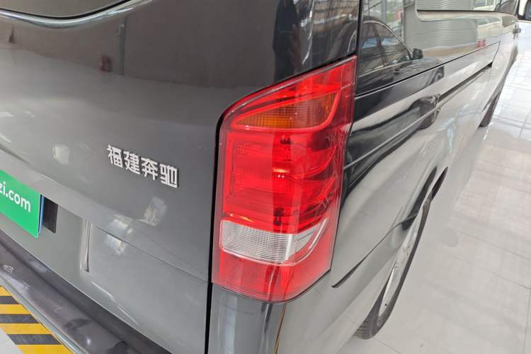 Used Mercedes-Benz Vito 2018 2.0T Elite Version 7 Seats China VI Emission Standard Right Rear Taillight