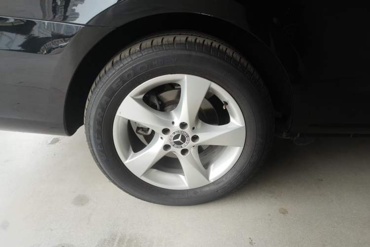 Used Mercedes-Benz Vito 2018 2.0T Business Version China VI Emission Standard Right Rear Wheel Hub