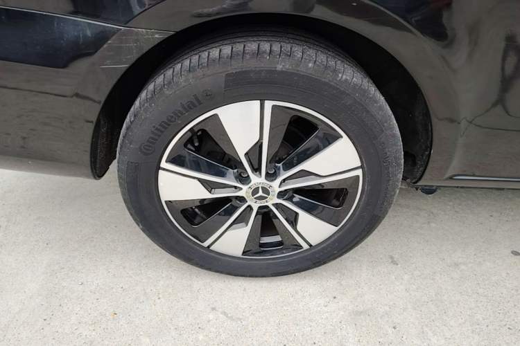 Used Mercedes-Benz Vito 2018 2.0T Business Version China VI Emission Standard Right Rear Wheel Hub