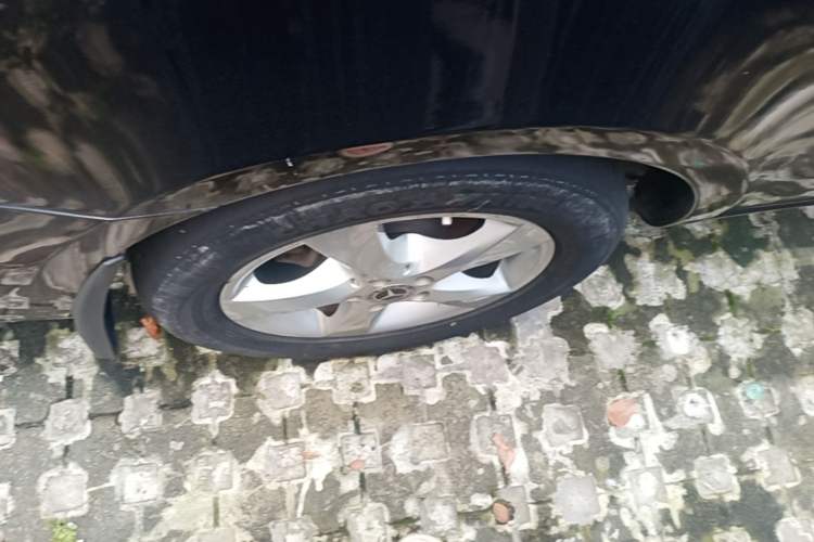Used Mercedes-Benz Vito 2018 2.0T Business Version China V Emission Standard Right Rear Wheel Hub